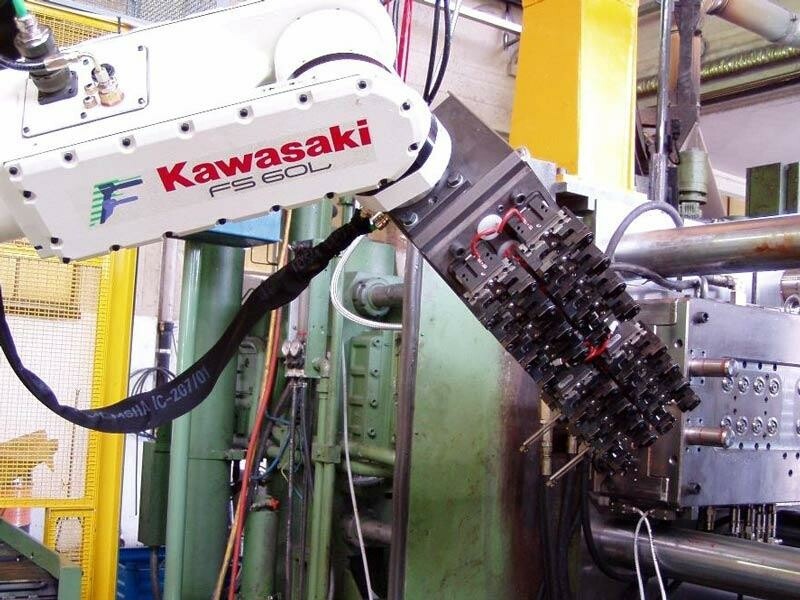 Robotizované zakládání zálitků do formy