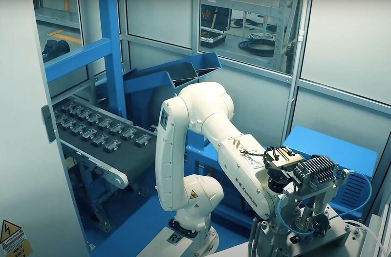 ALW - Robotizované pracoviště kontroly a apretace